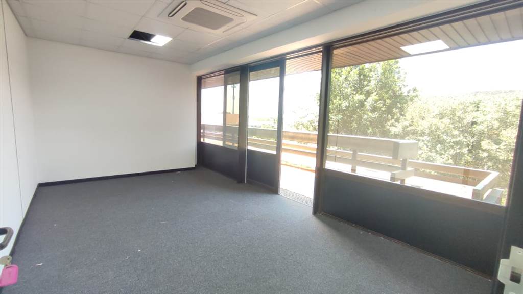 318  m² Commercial space in Bedfordview photo number 10
