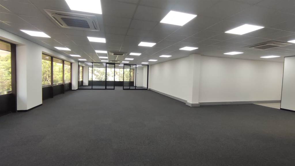318  m² Commercial space in Bedfordview photo number 14