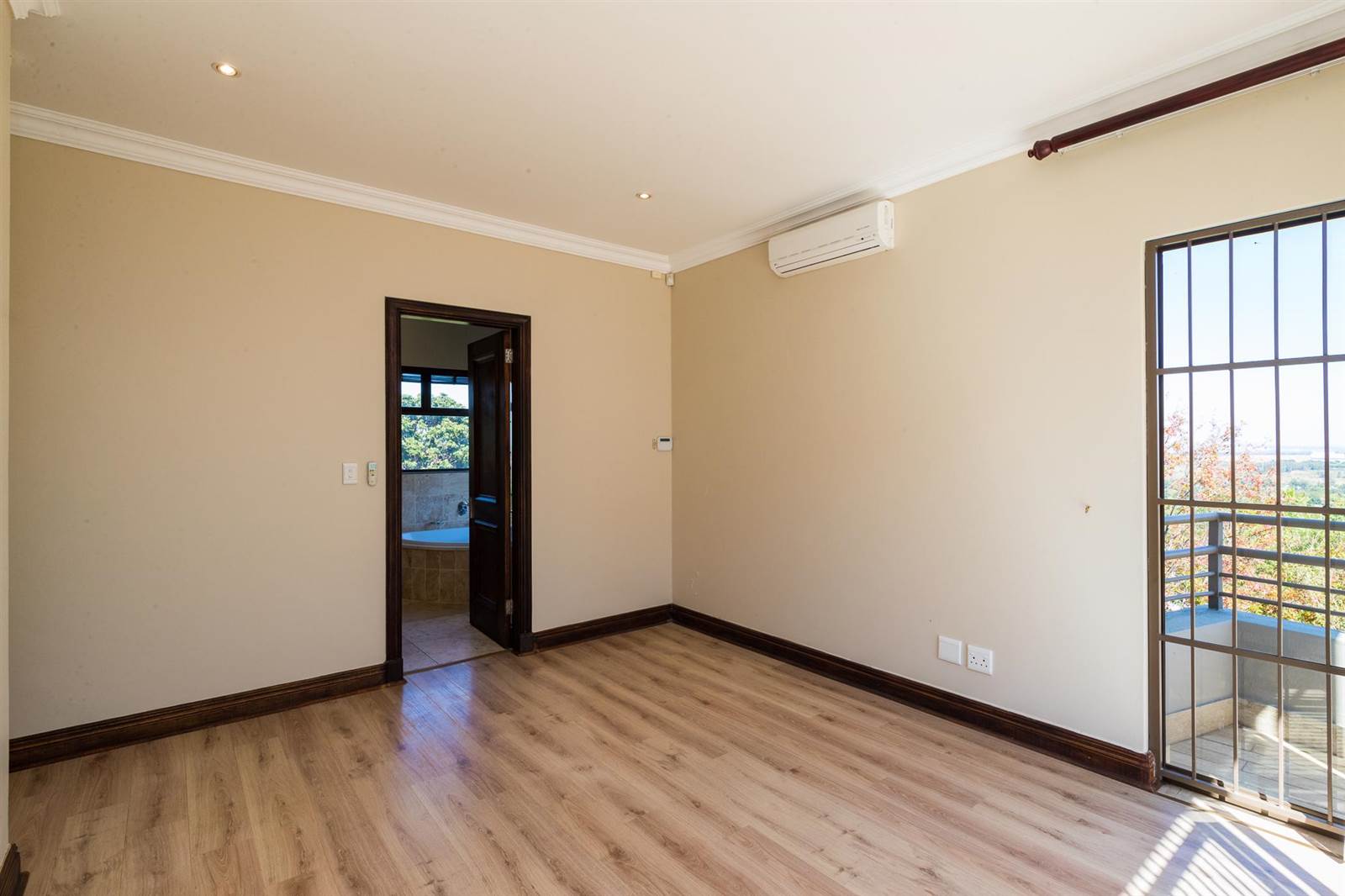 4 Bed House in Waterkloof Ridge photo number 29
