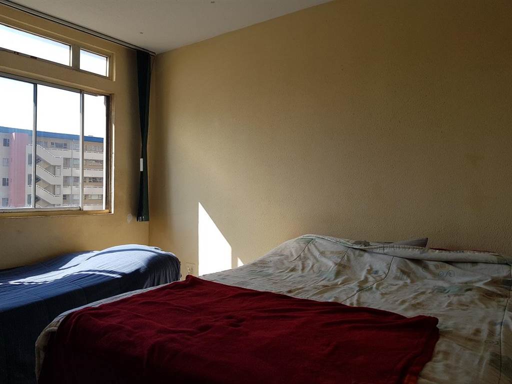 2 Bed Flat in Amanzimtoti photo number 6