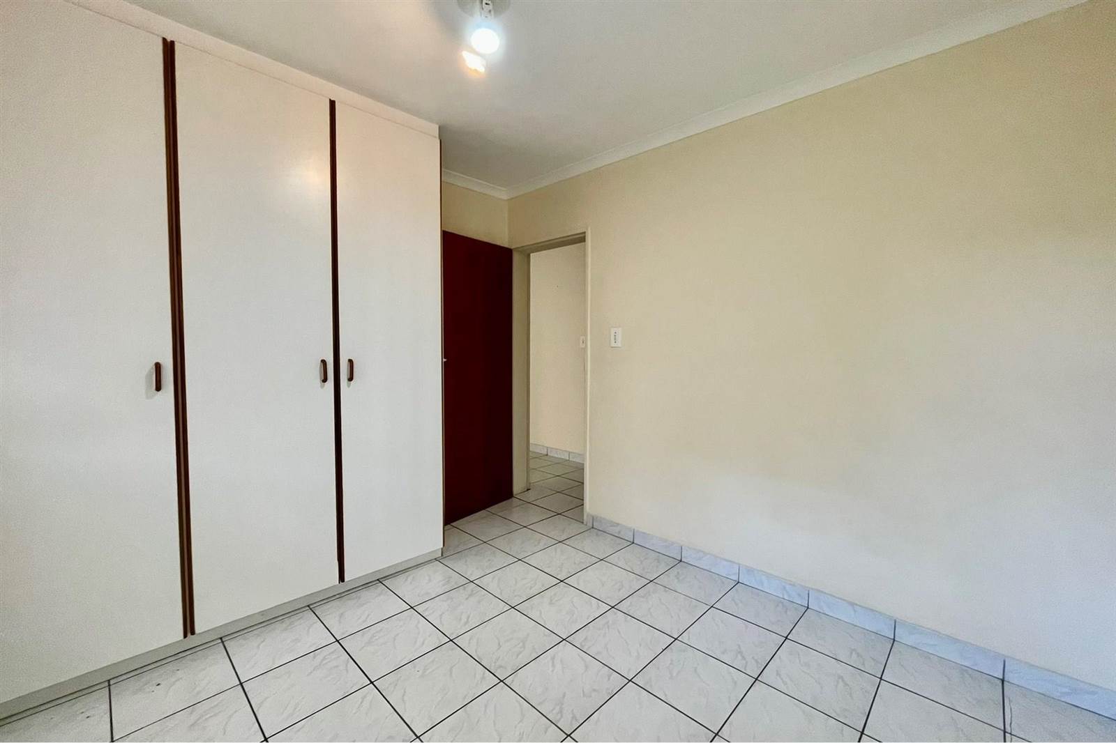 2 Bed Apartment in Durbanville Central photo number 23