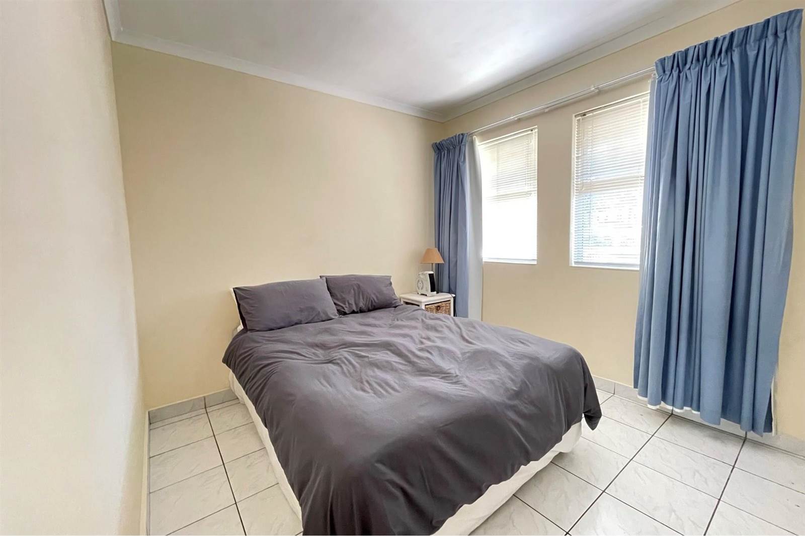 2 Bed Apartment in Durbanville Central photo number 11
