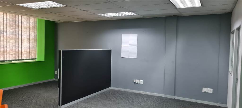 132  m² Office Space in Bruma photo number 2