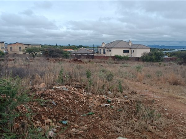 1 734 m² Land