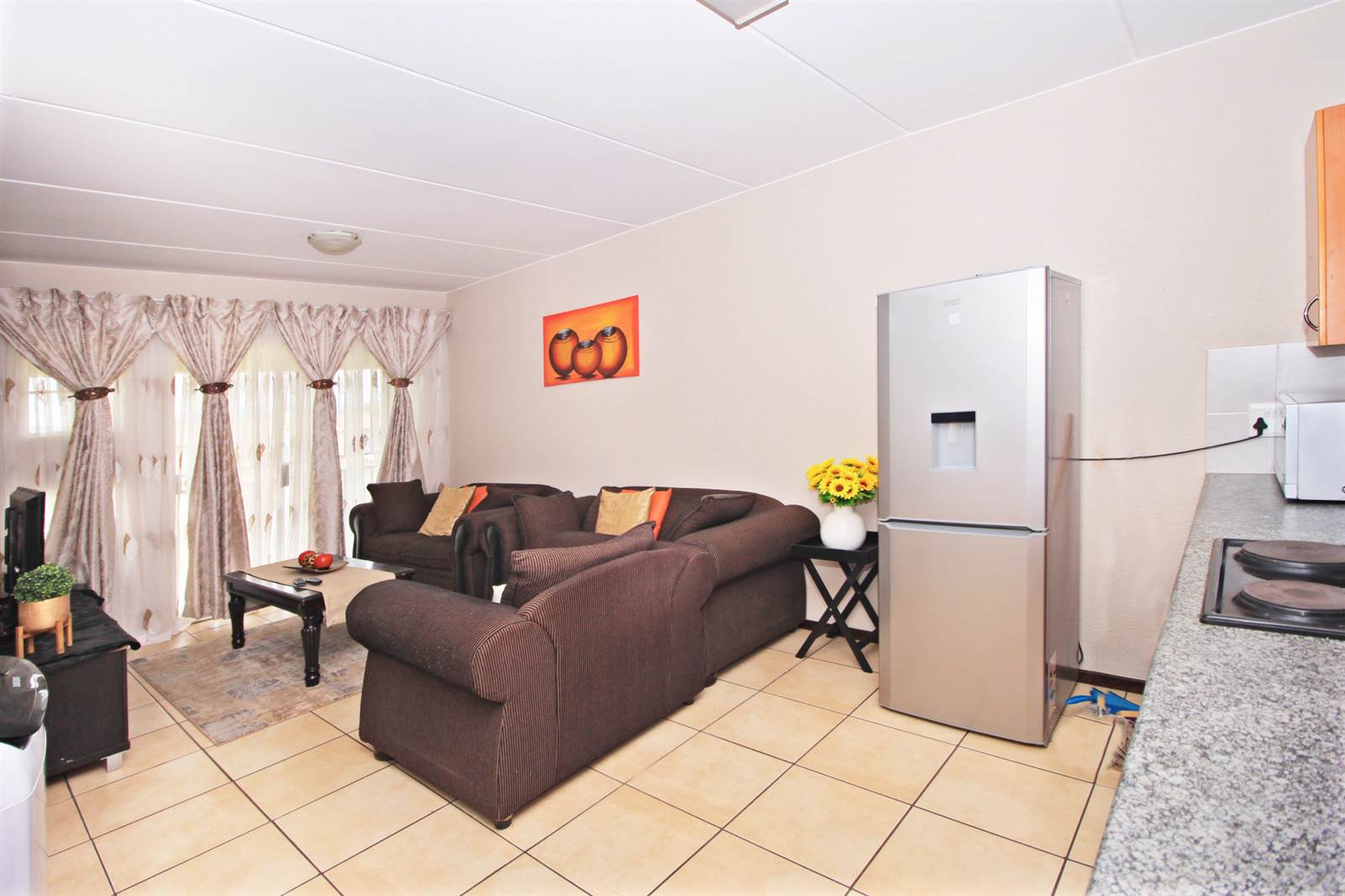 2 Bed Apartment in Honeydew photo number 6