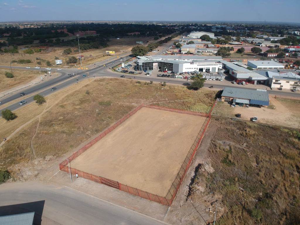 2160 m² Land available in Mafikeng photo number 6
