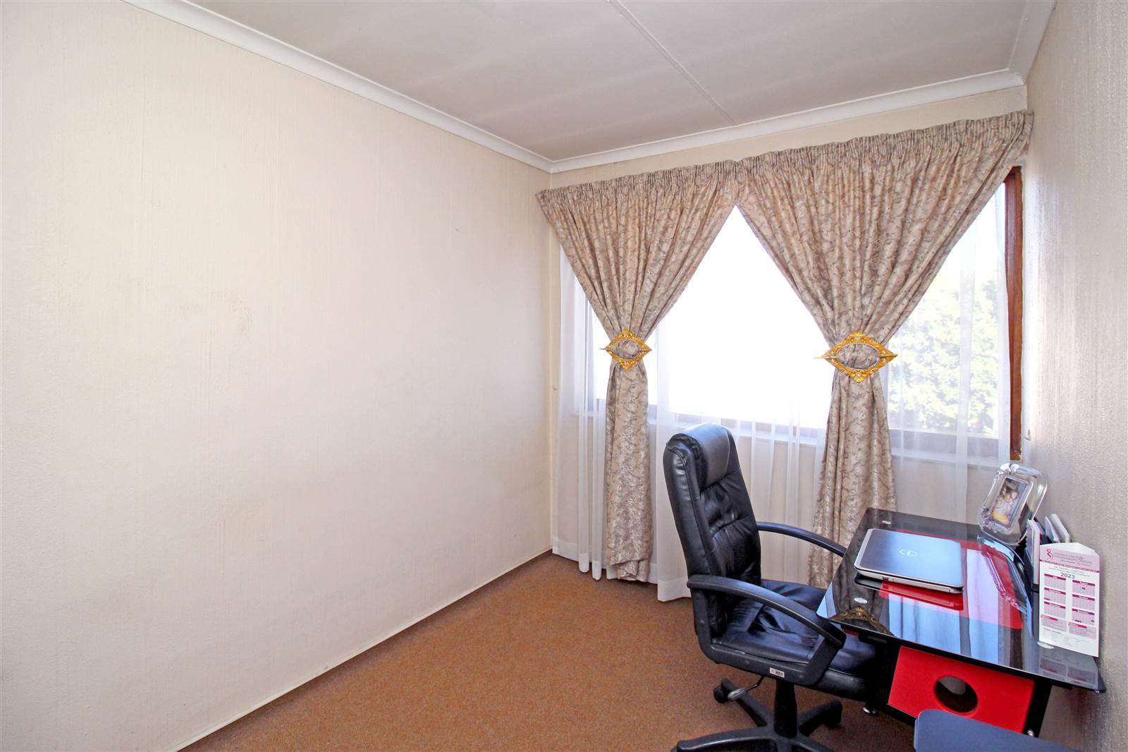 2 Bed Apartment in Sunninghill photo number 13