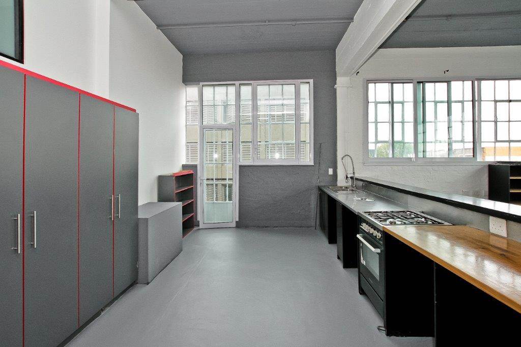 2 Bed Apartment in Maboneng photo number 2