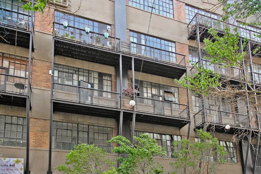 2 Bed Apartment in Maboneng photo number 18