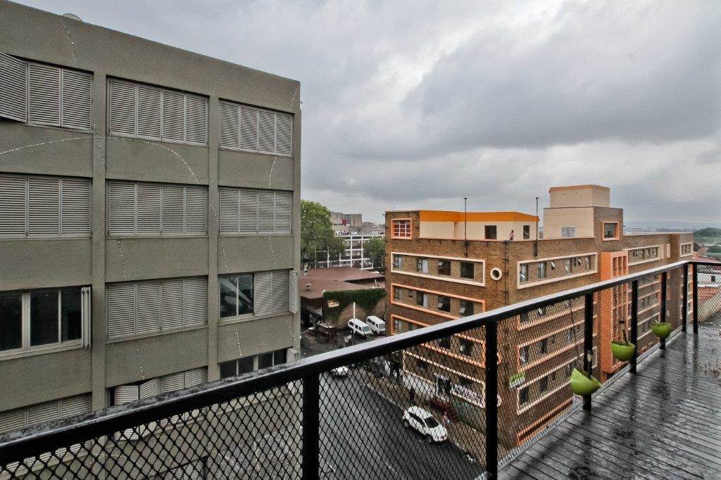 2 Bed Apartment in Maboneng photo number 15