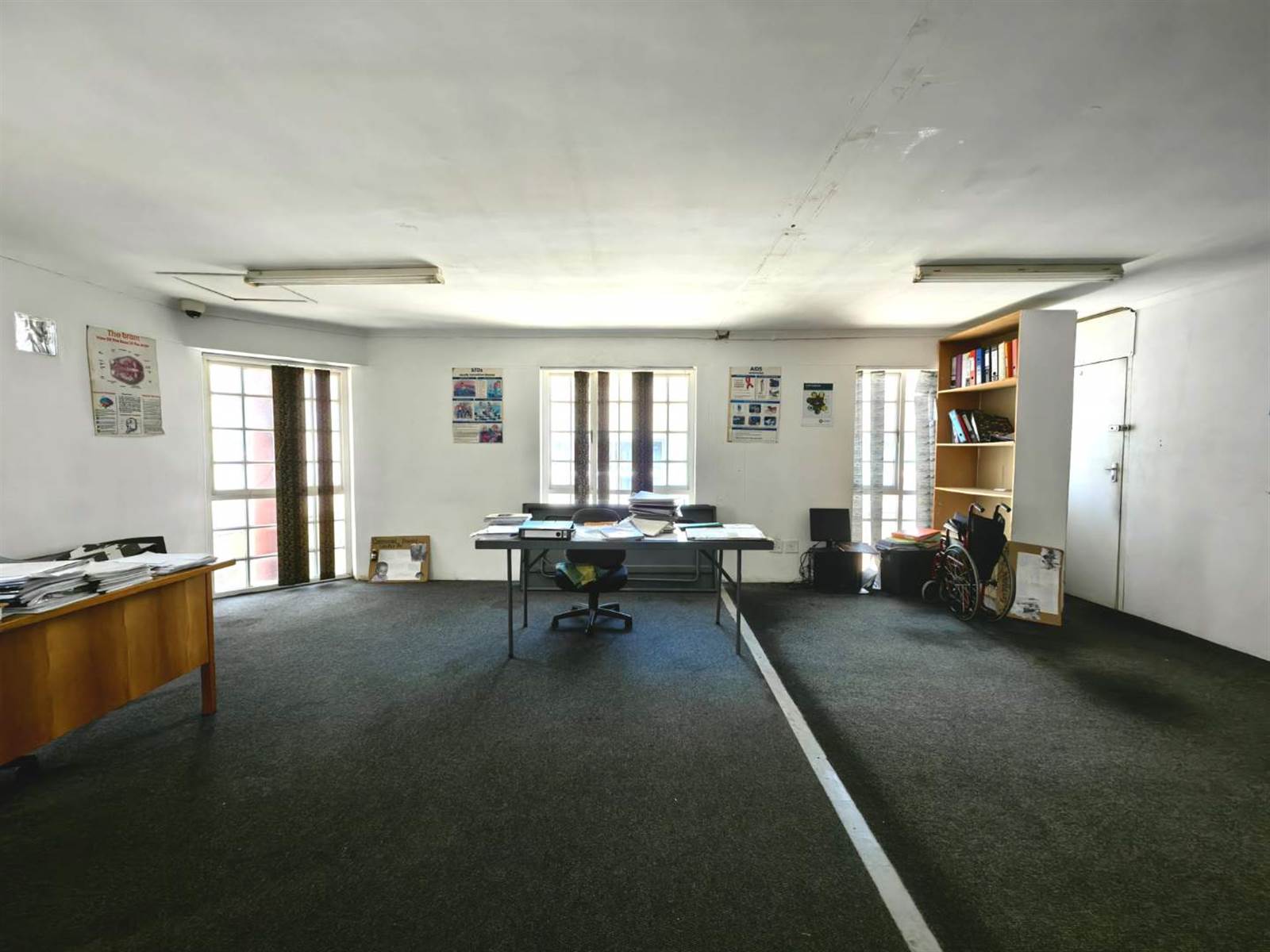 90  m² Office Space in Wynberg photo number 5