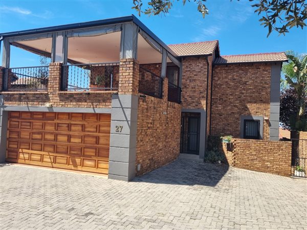 4 Bed Townhouse in Meyersdal