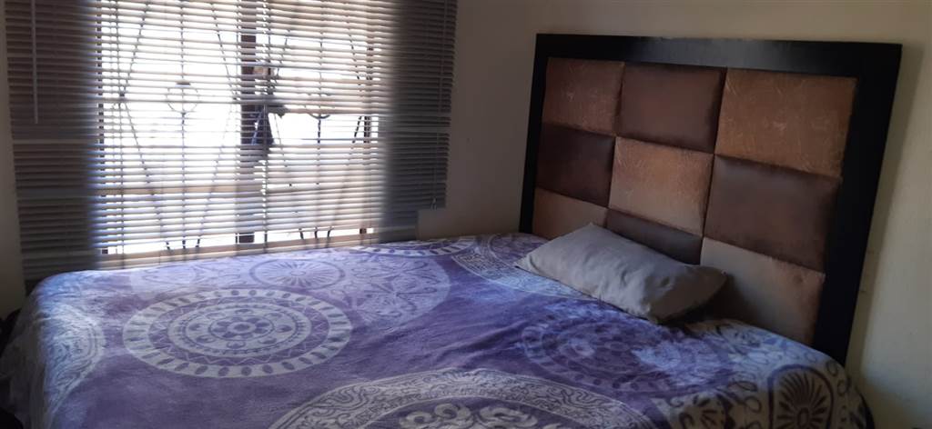 2 Bed House in Soshanguve photo number 9