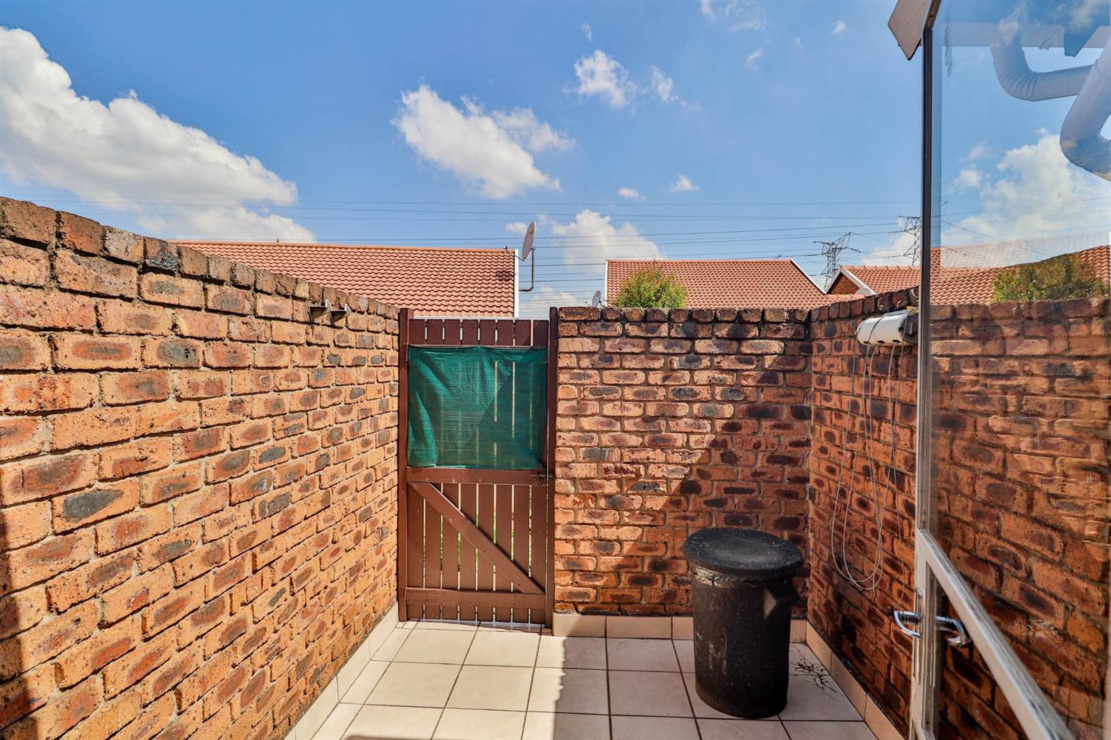 2 Bed Simplex in Edenvale photo number 19