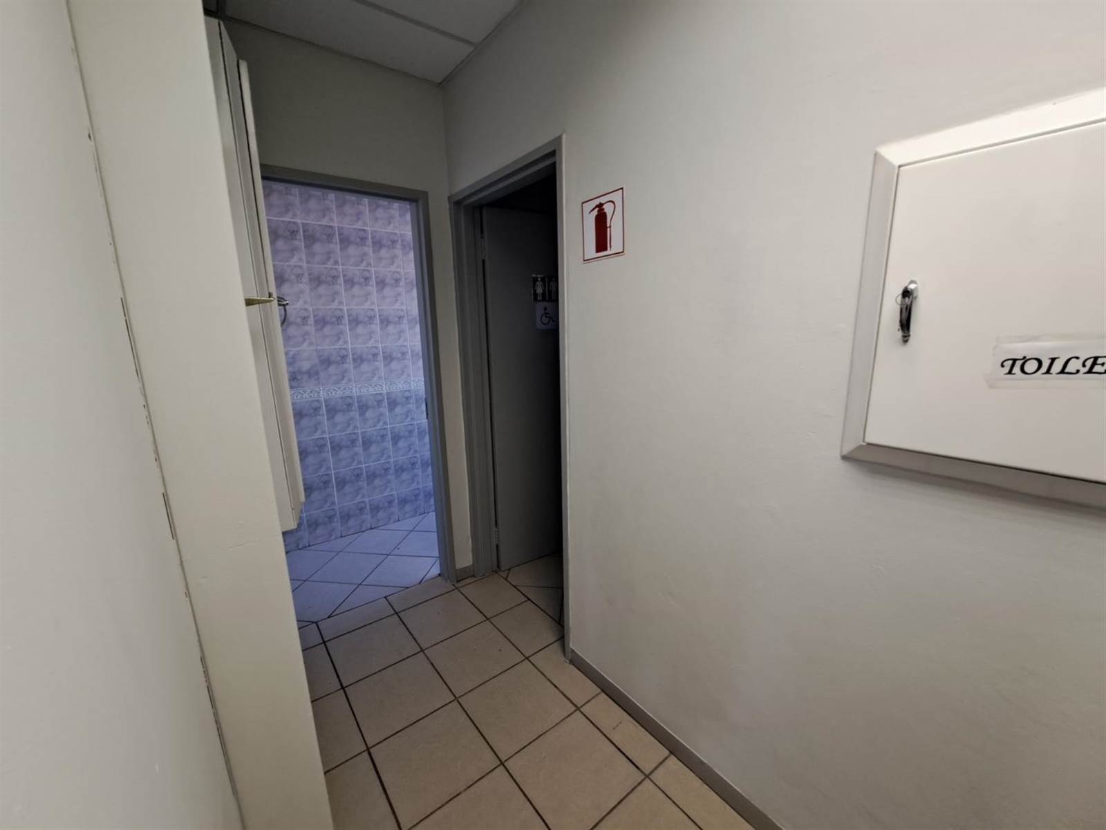 280  m² Commercial space in Centurion CBD photo number 13