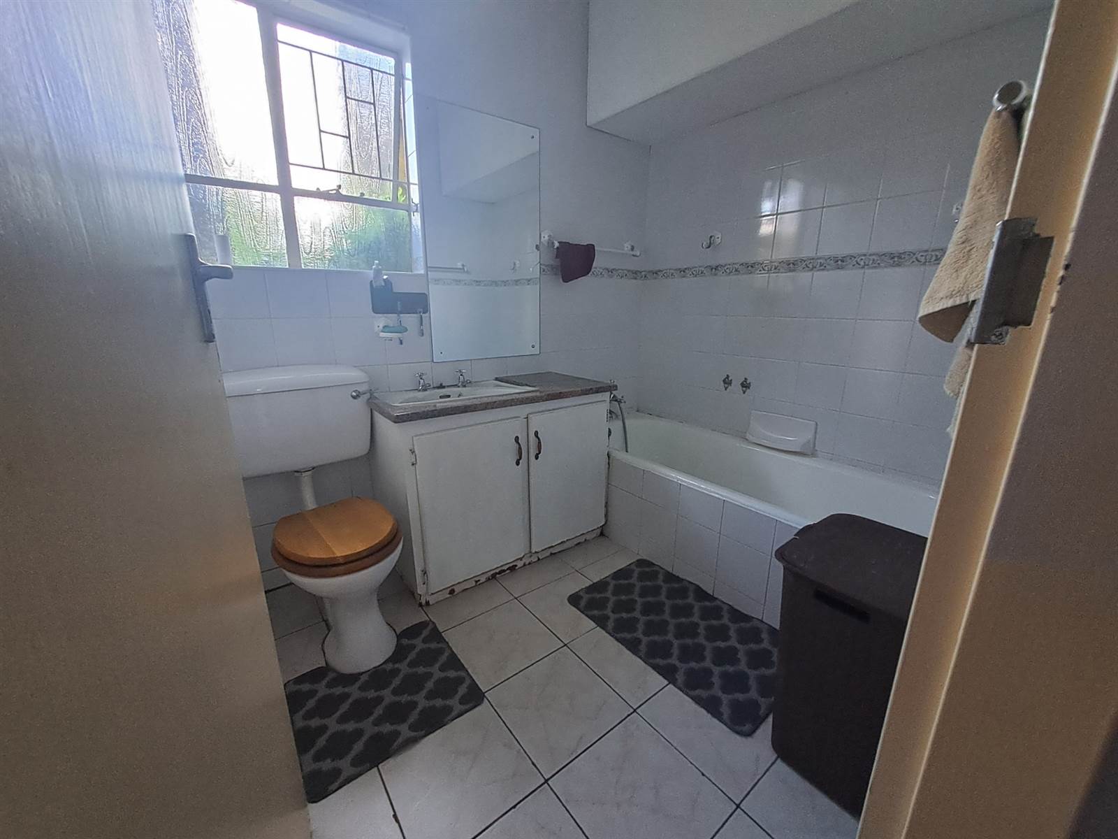 4 Bed House in Barry Hertzog Park photo number 10