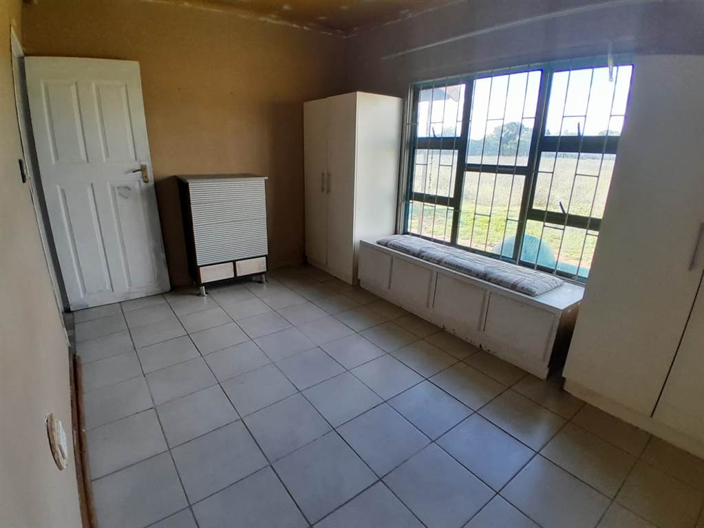 2 Bed House in Bloemfontein Farms photo number 7