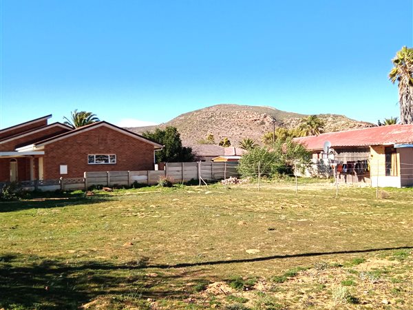 640 m² Land