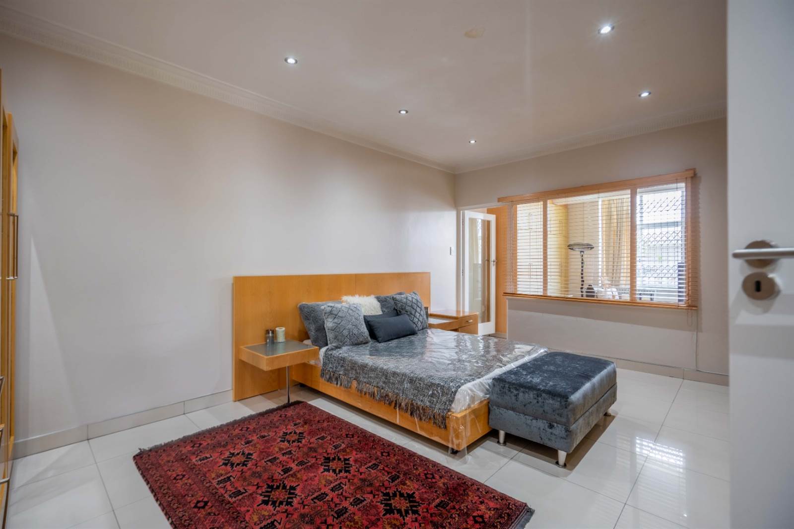 4 Bed Apartment in Musgrave photo number 24