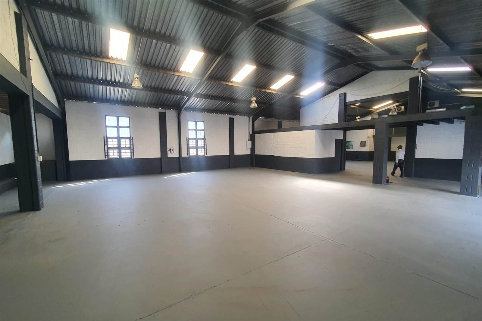 570  m² Industrial space in Walmer photo number 4