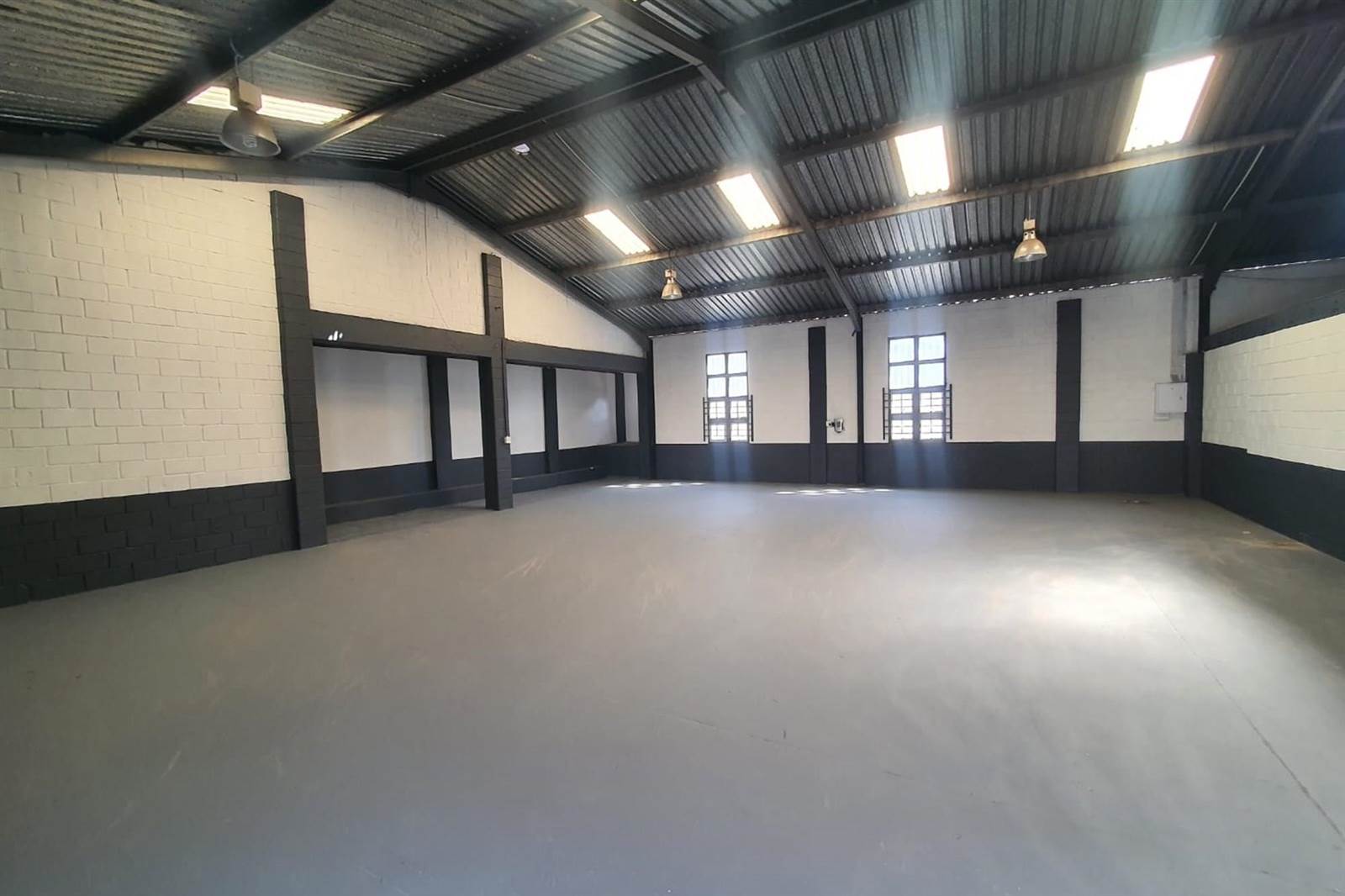 570  m² Industrial space in Walmer photo number 2