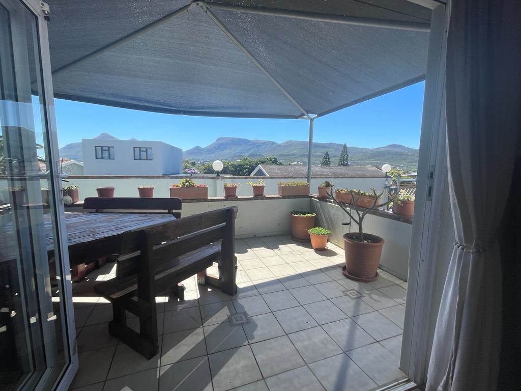 3 Bed House in Fish Hoek photo number 7