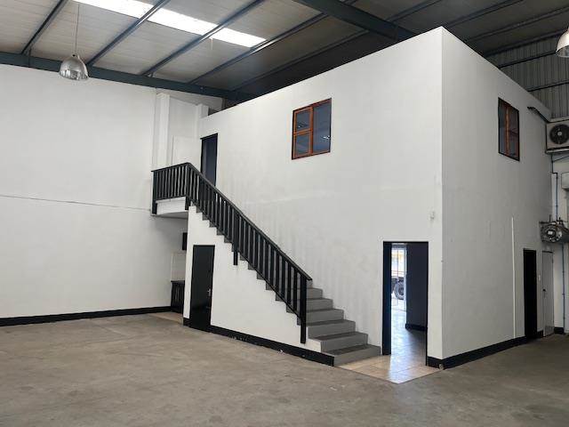 238  m² Industrial space in Newton Park photo number 2