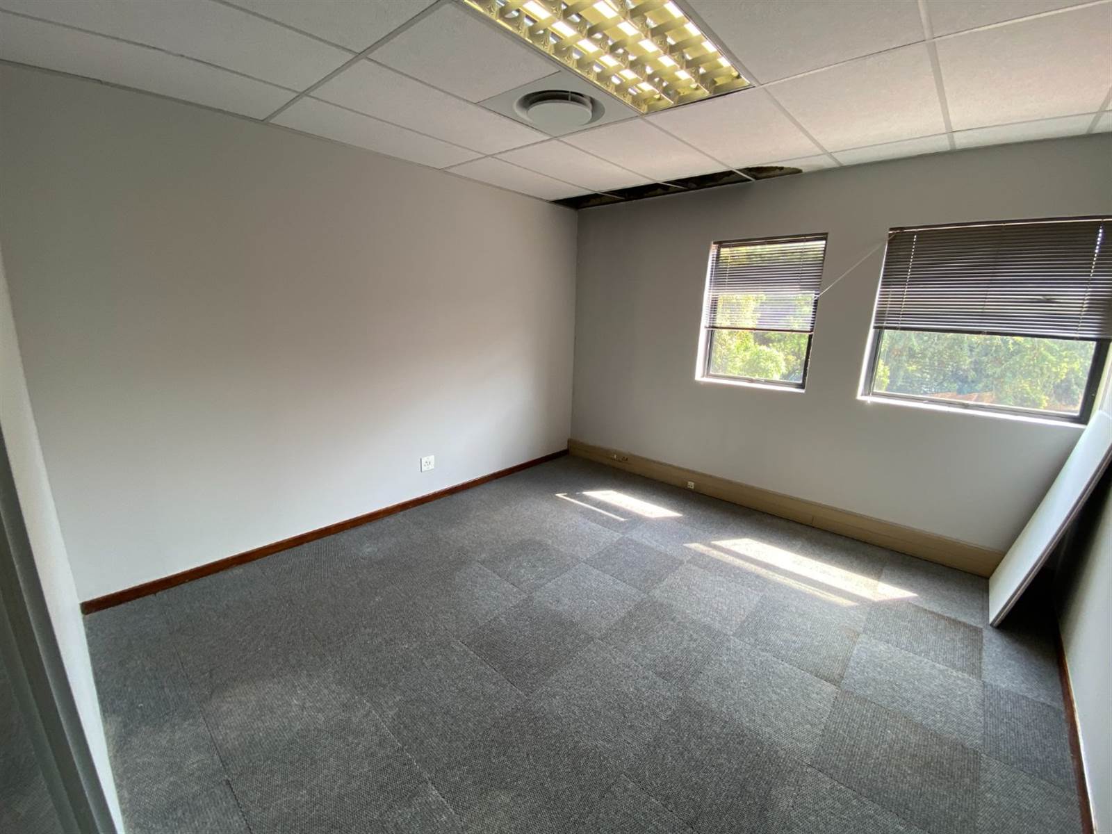 118  m² Office Space in Faerie Glen photo number 9