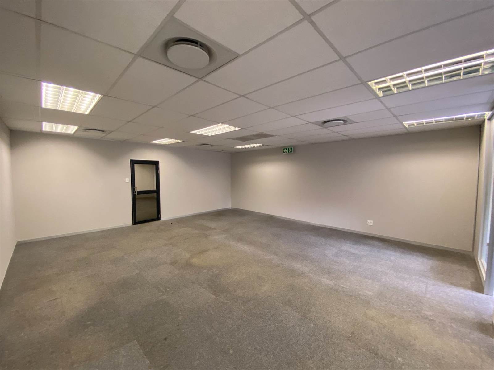 118  m² Office Space in Faerie Glen photo number 4