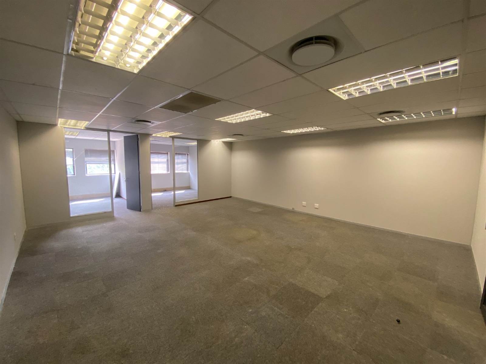 118  m² Office Space in Faerie Glen photo number 5