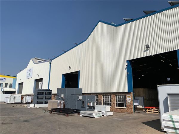 3 272  m² Industrial space