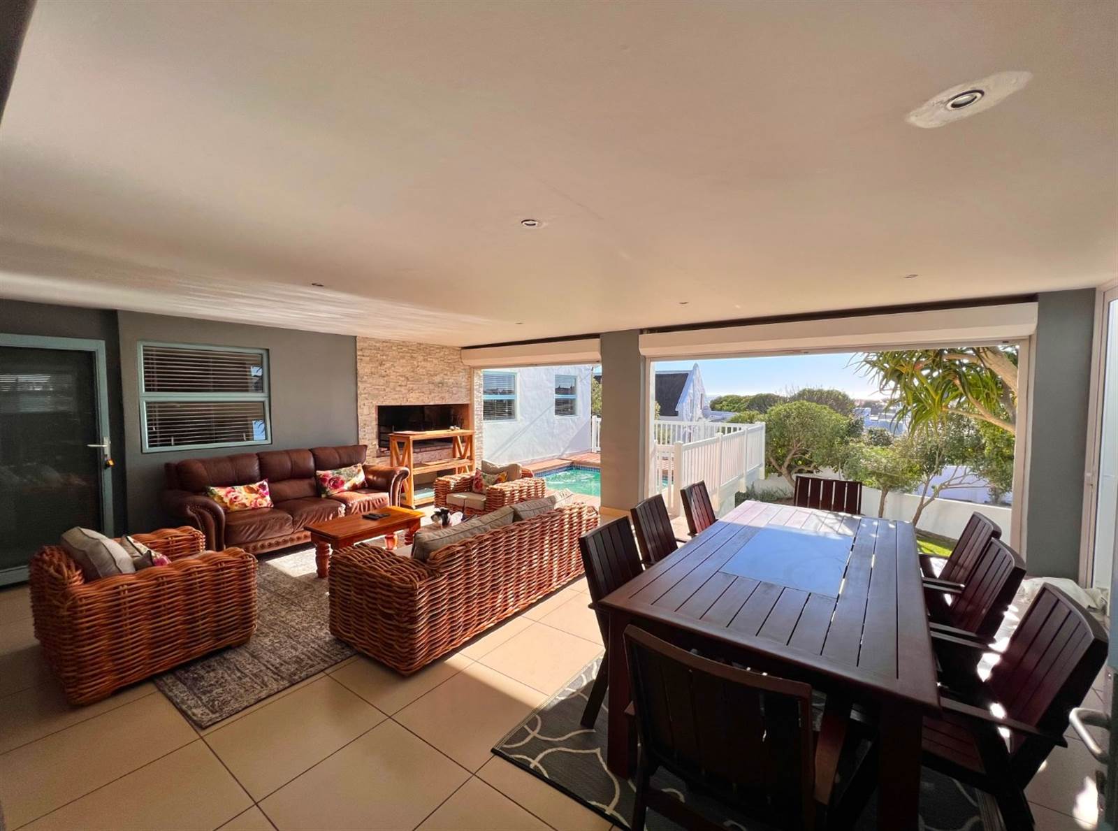 6 Bed House in Jacobsbaai photo number 19