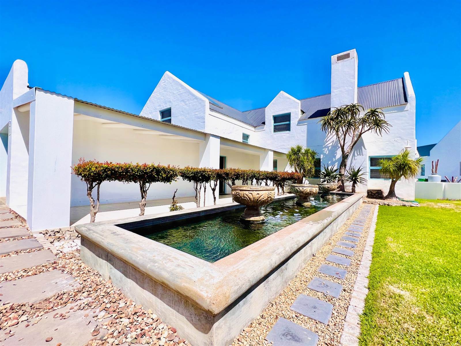6 Bed House in Jacobsbaai photo number 1