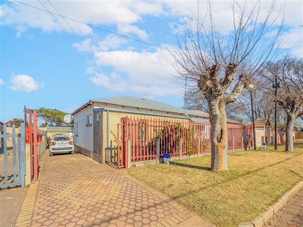 3 Bedroom House 3 Bedroom House