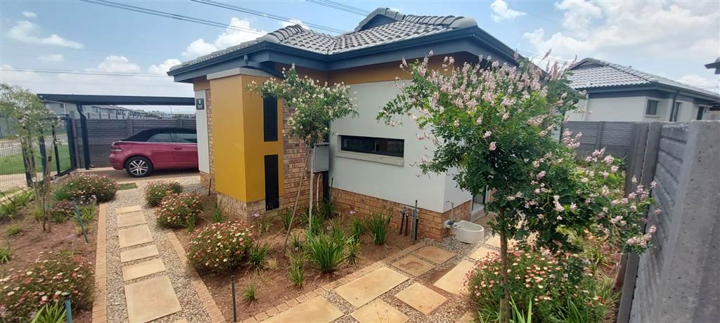 3 Bed House in Braamfontein photo number 1
