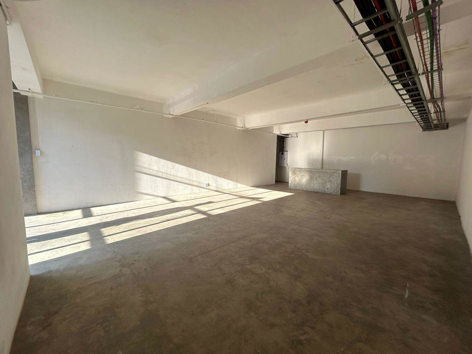 92  m² Commercial space in Linden photo number 9