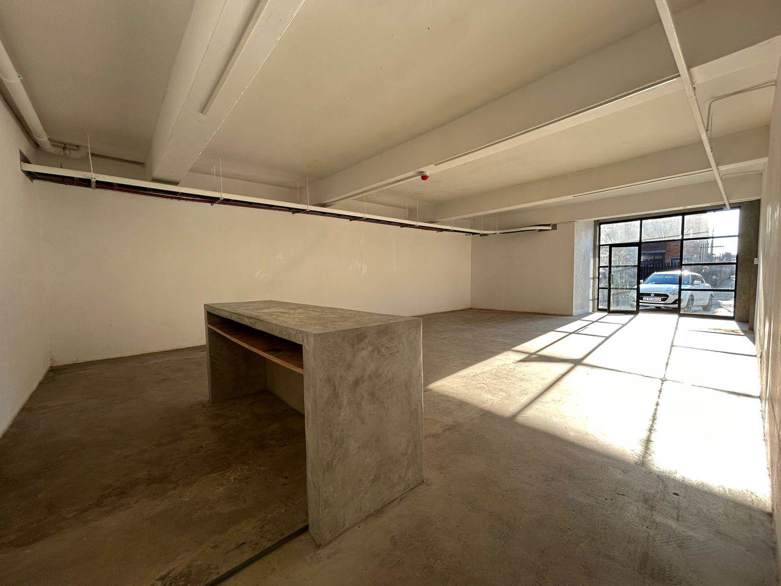 92  m² Commercial space in Linden photo number 7