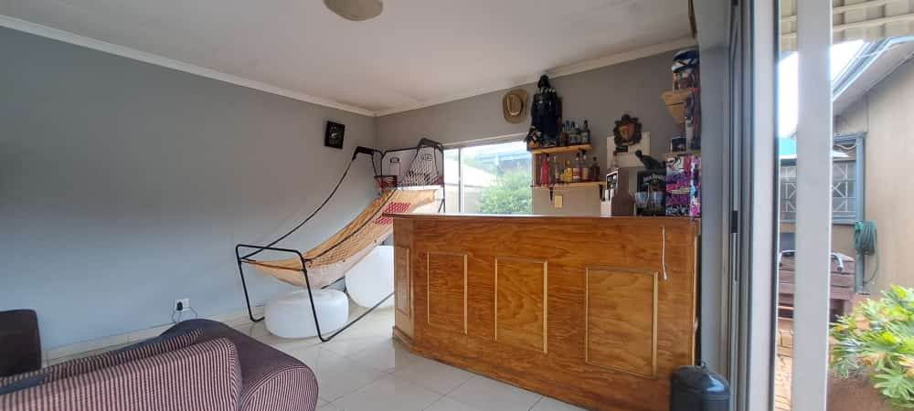 4 Bed House in Florentia photo number 30
