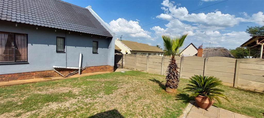4 Bed House in Fochville photo number 18