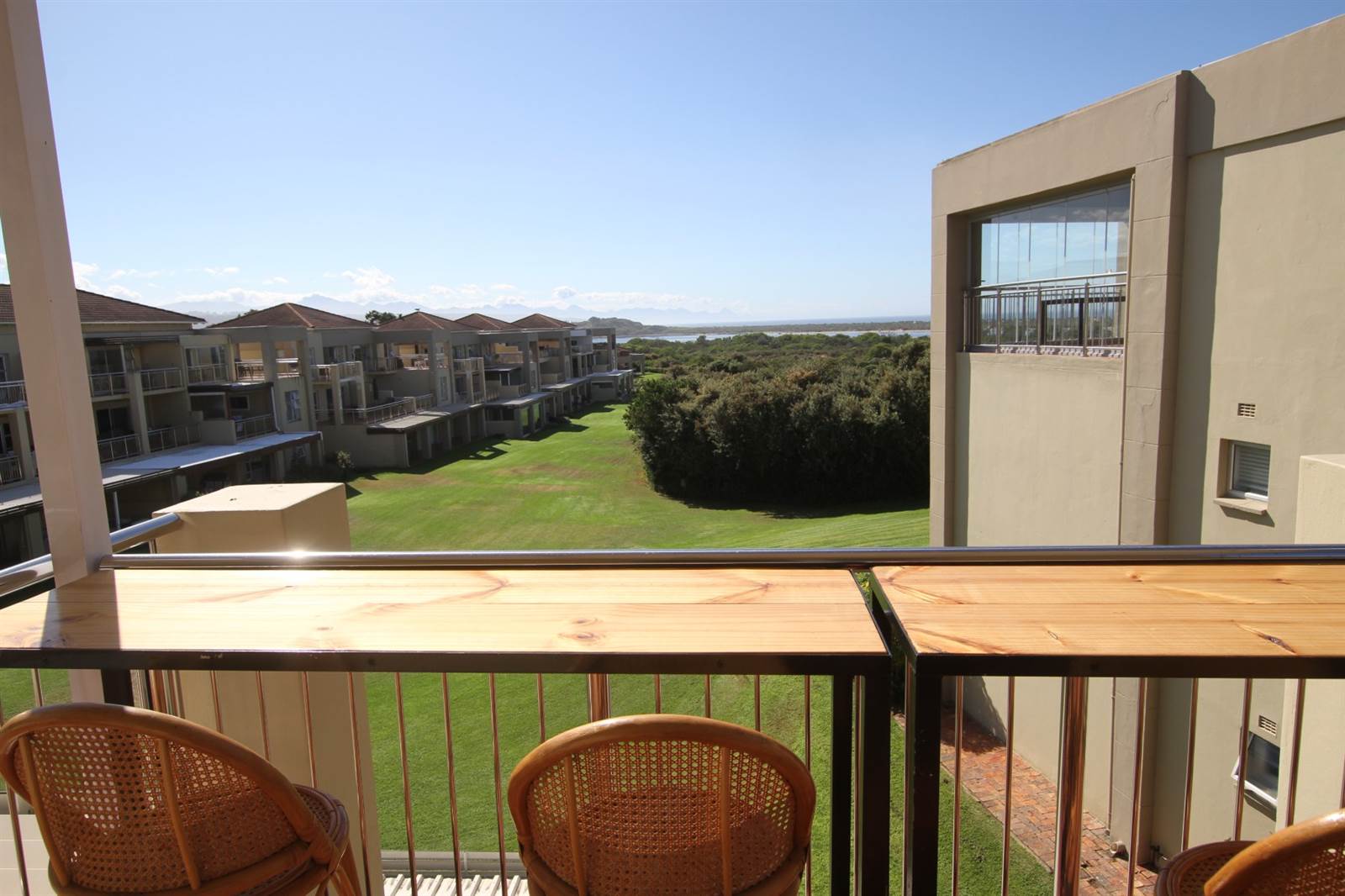 2 Bed Apartment in Goose Valley Golf Estate photo number 14