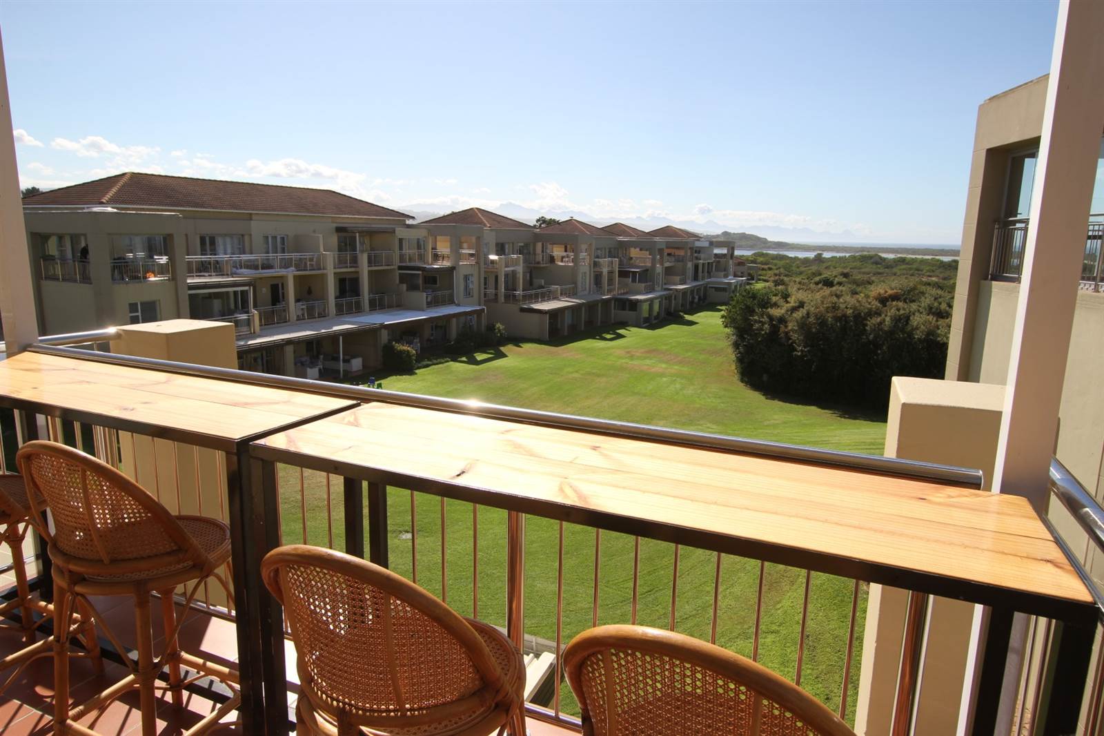 2 Bed Apartment in Goose Valley Golf Estate photo number 1