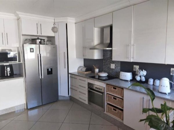 3 Bed House in Chloorkop