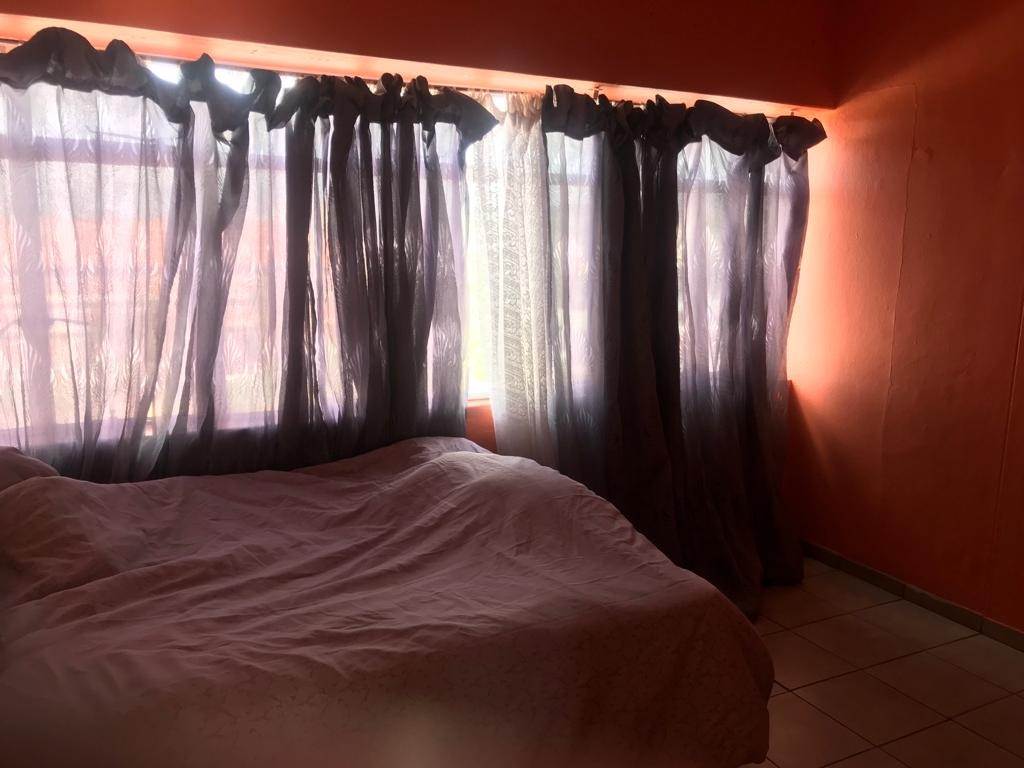 1 Bed Apartment in Pretoria West photo number 13