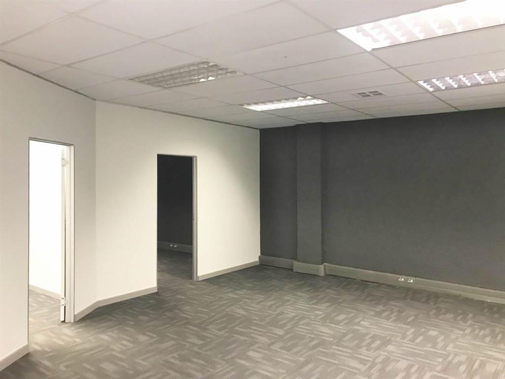 141  m² Office Space in Bedfordview photo number 12