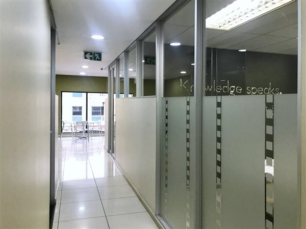 141  m² Office Space in Bedfordview