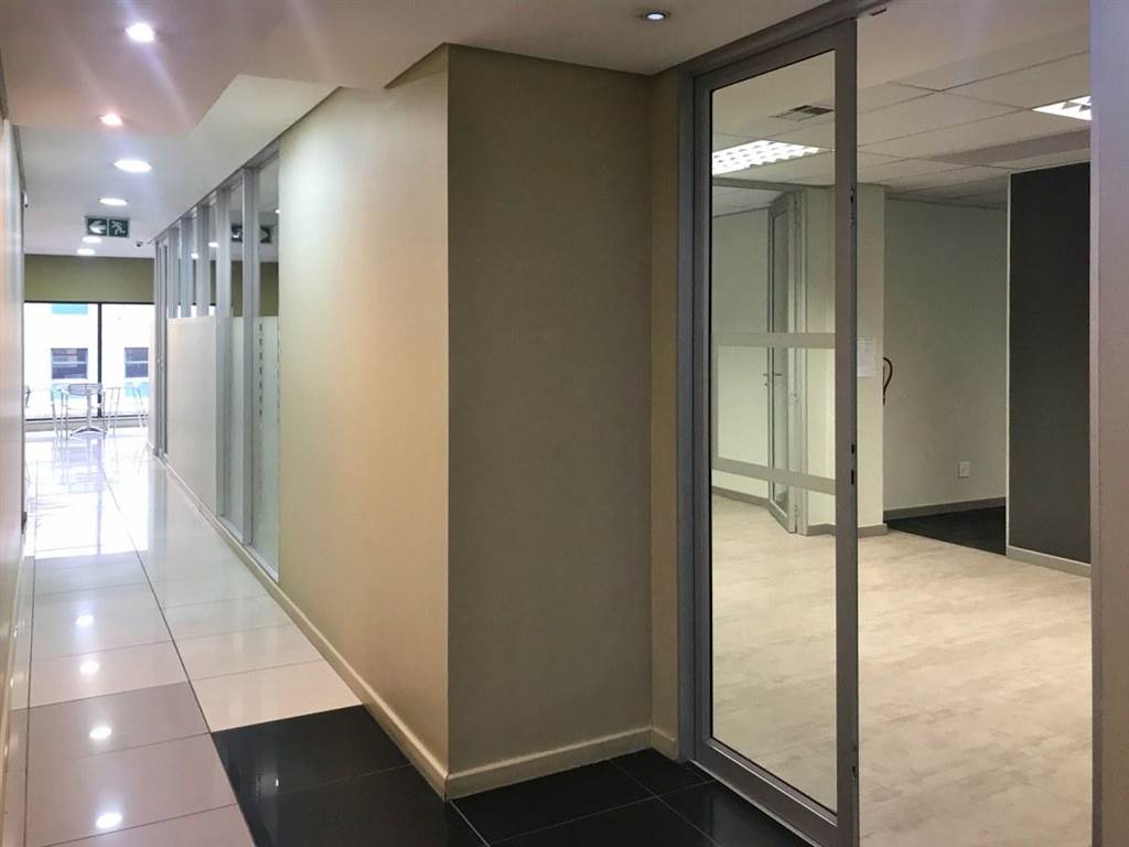 141  m² Office Space in Bedfordview photo number 3