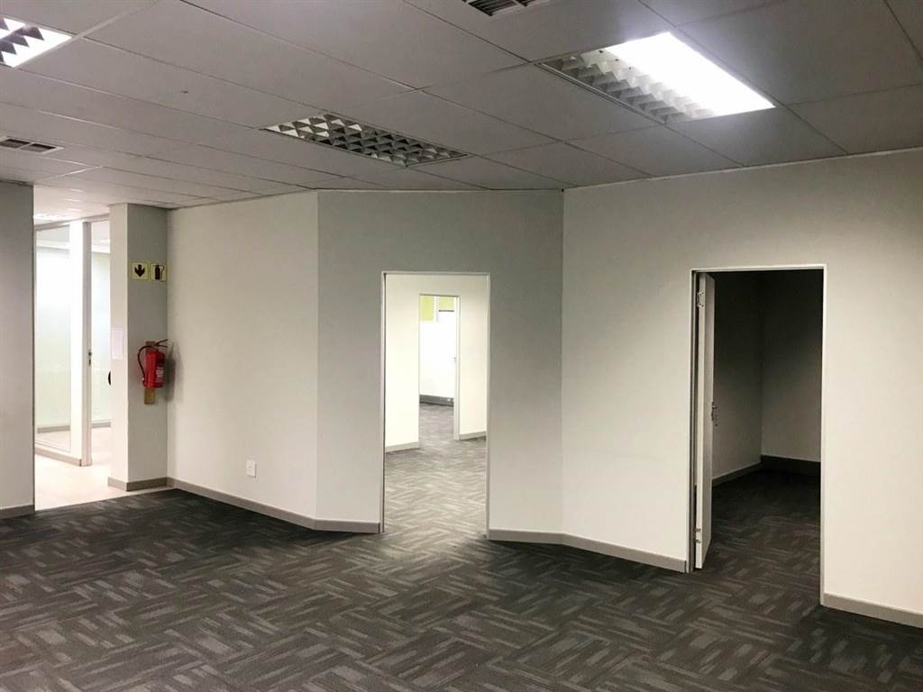 141  m² Office Space in Bedfordview photo number 10