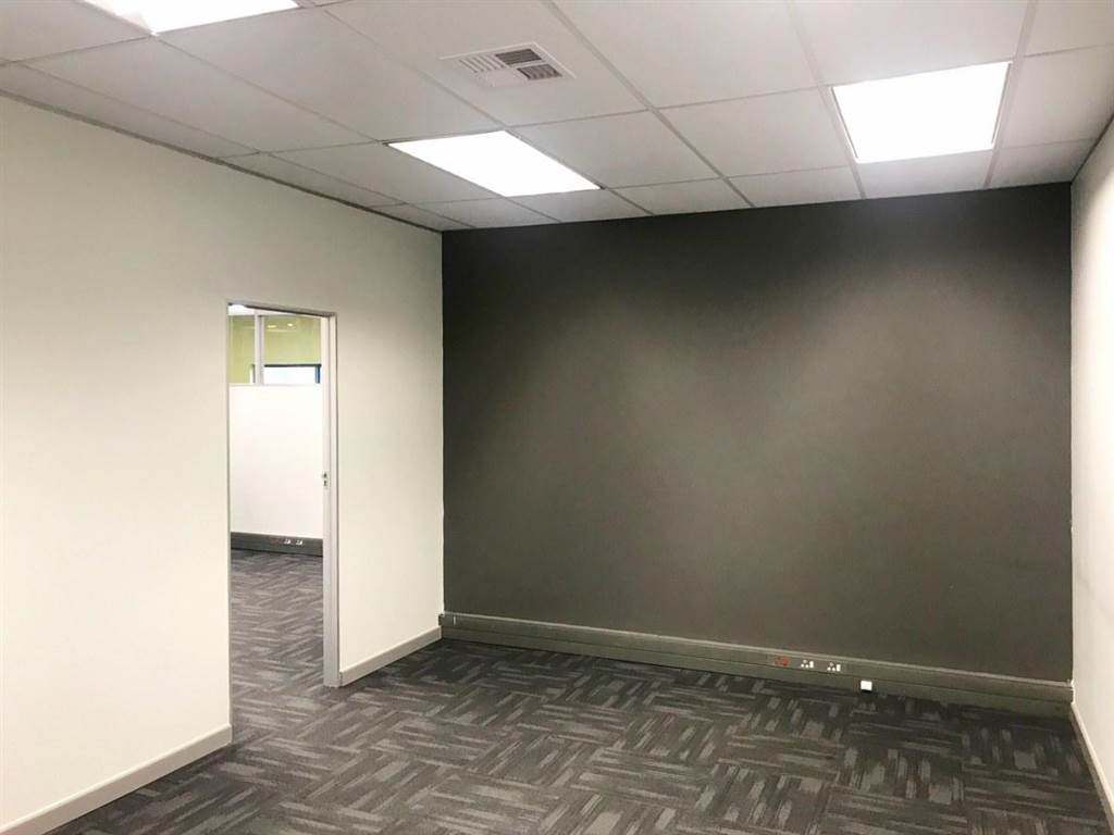 141  m² Office Space in Bedfordview photo number 11