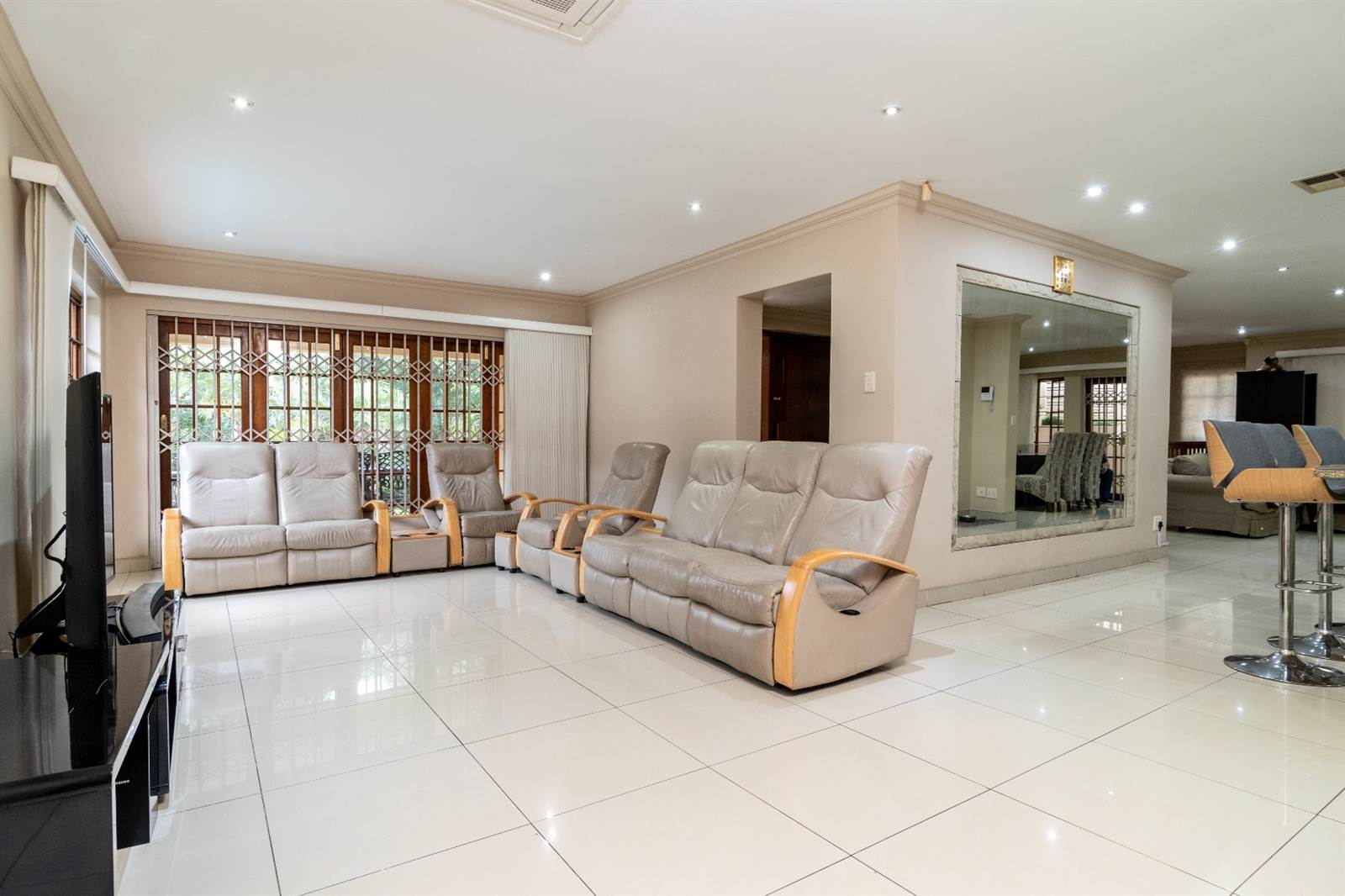5 Bed House in Ballito photo number 8