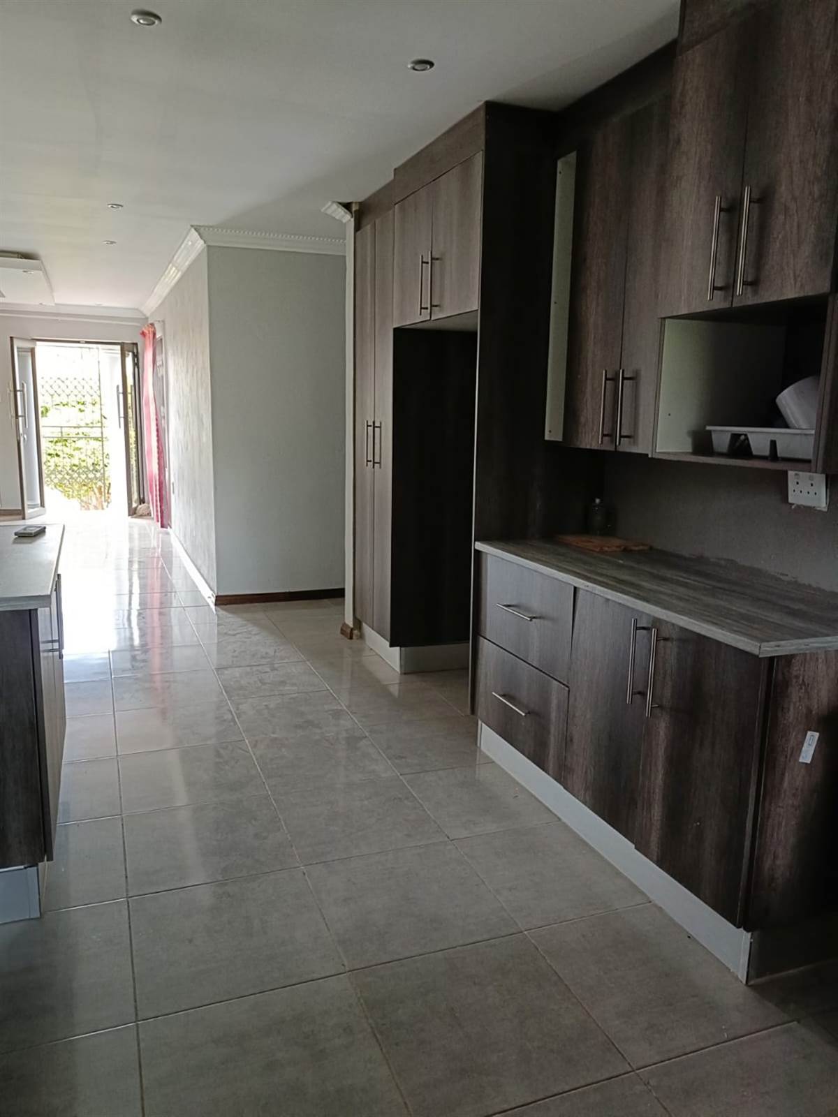 4 Bed House in Serala View photo number 8